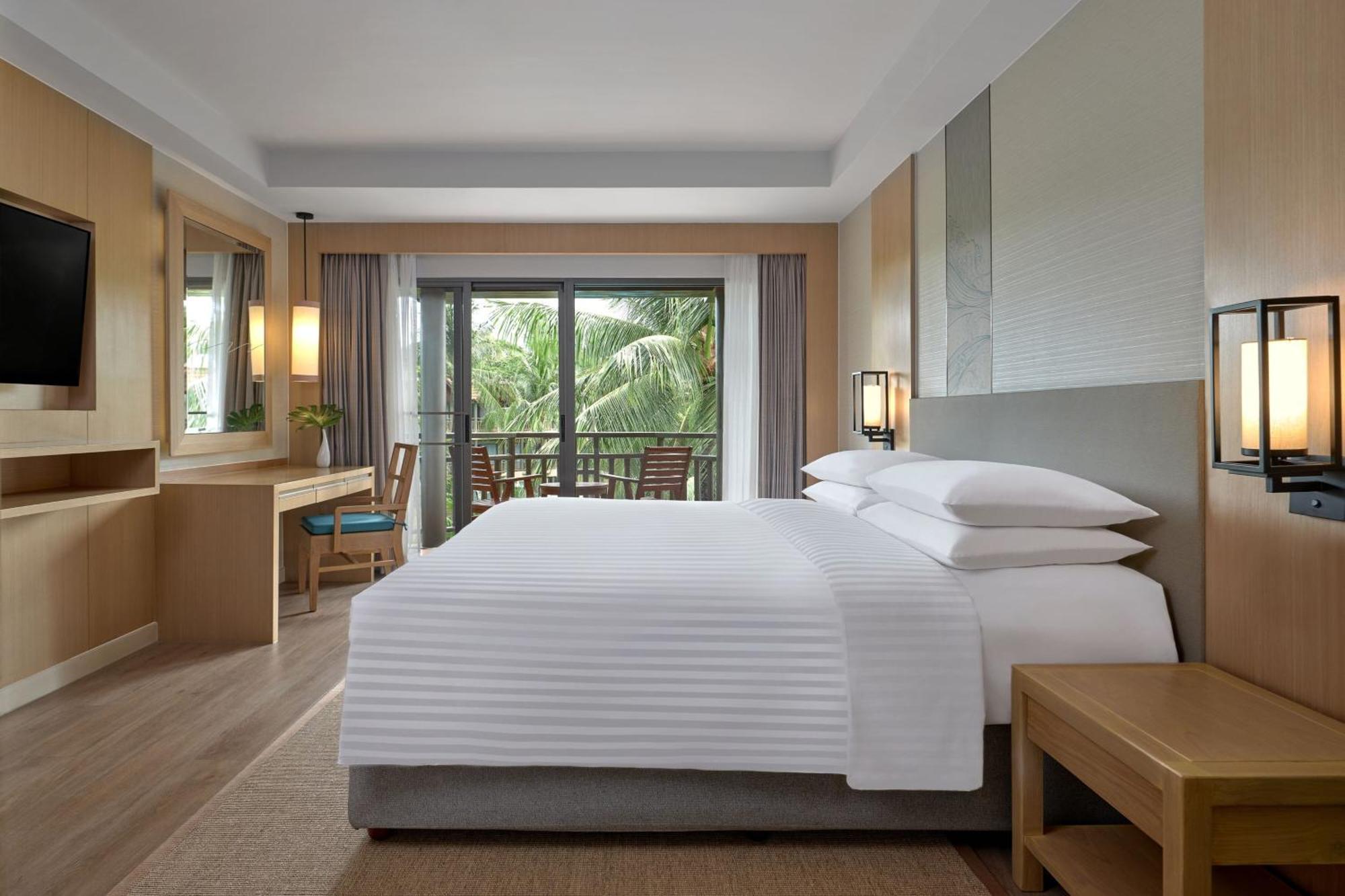 Phuket Marriott & Spa, Merlin Khu nghỉ mát Patong